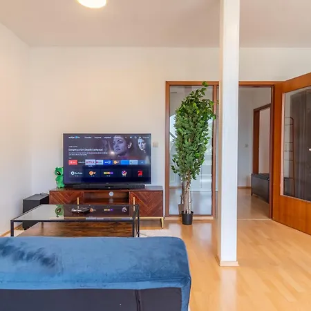 4k Tv, Soundbar, Ausblick Bad Dürrenberg